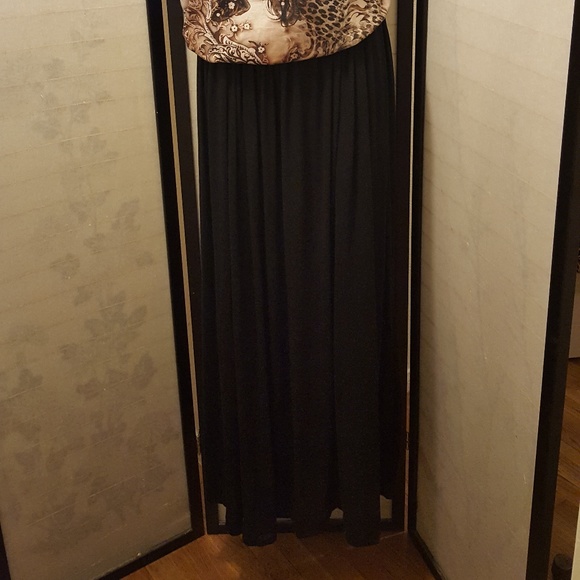 Black Plus size Maxi Skirt - Picture 3 of 3